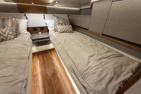 2023 Tiara Yachts 48