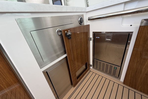 2023 Tiara Yachts 48