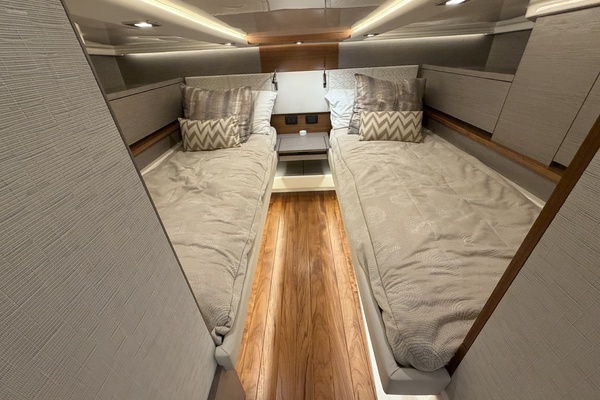 2023 Tiara Yachts 48