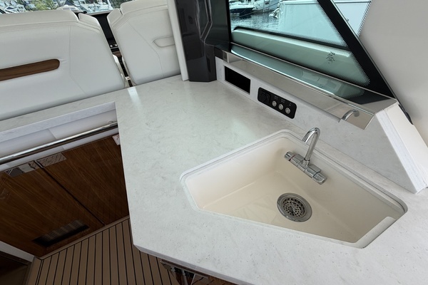 2023 Tiara Yachts 48