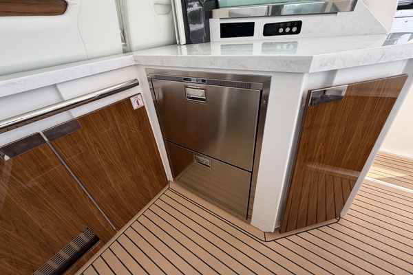 2023 Tiara Yachts 48