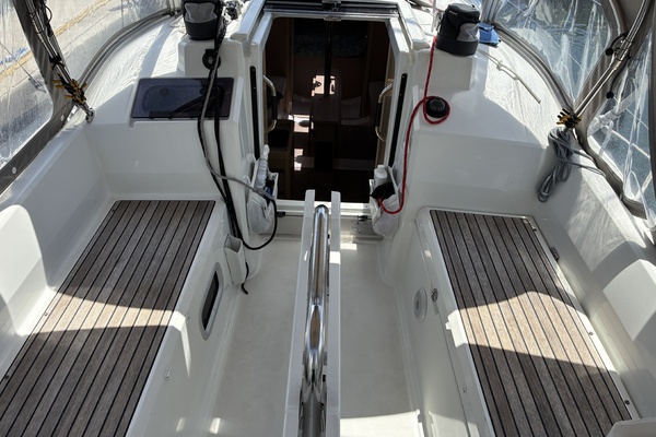 9ft Beneteau Yacht For Sale