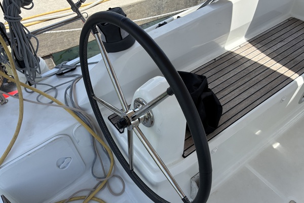 9ft Beneteau Yacht For Sale