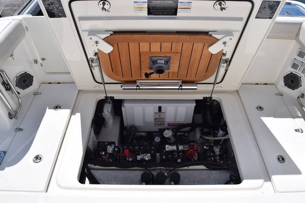 SIP N SEA 32ft Boston Whaler Yacht For Sale