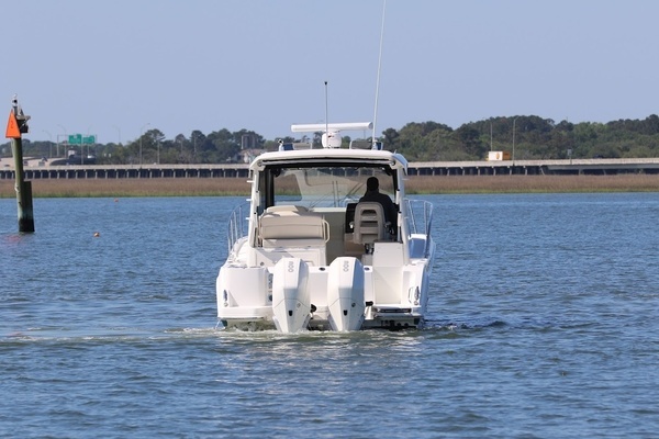 2021 Boston Whaler 32