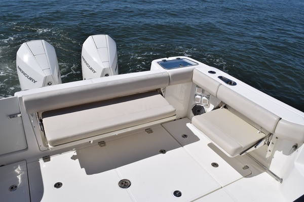 SIP N SEA 32ft Boston Whaler Yacht For Sale