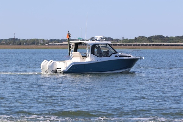 2021 Boston Whaler 32