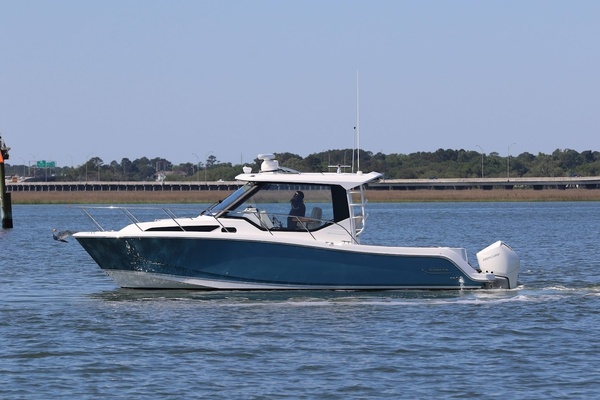 SIP N SEA 32ft Boston Whaler Yacht For Sale