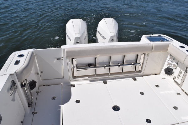 SIP N SEA 32ft Boston Whaler Yacht For Sale