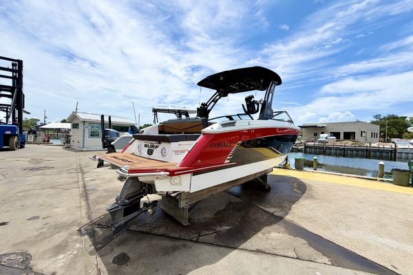 28ft Cobalt Yacht For Sale