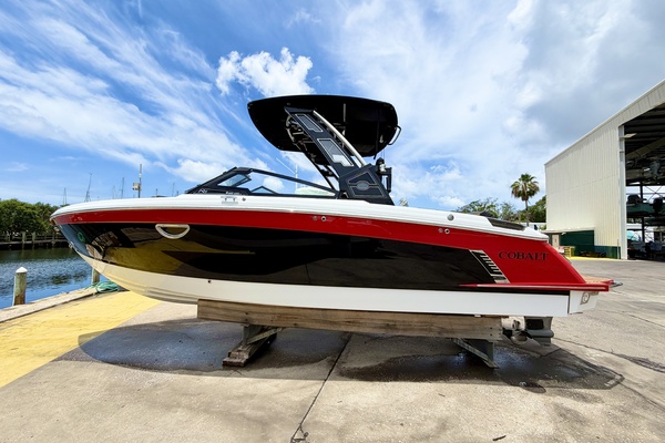 28ft Cobalt Yacht For Sale