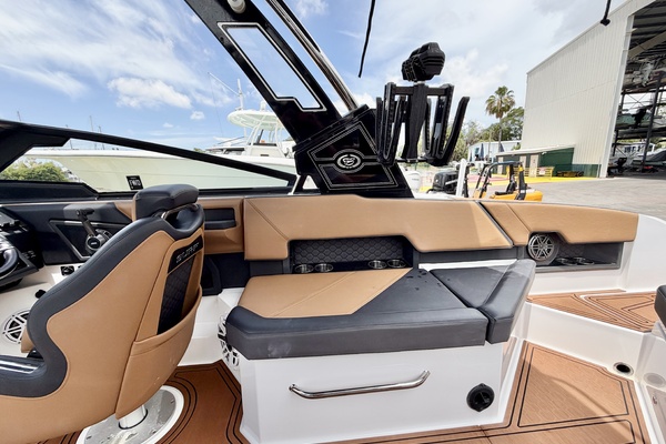 28ft Cobalt Yacht For Sale