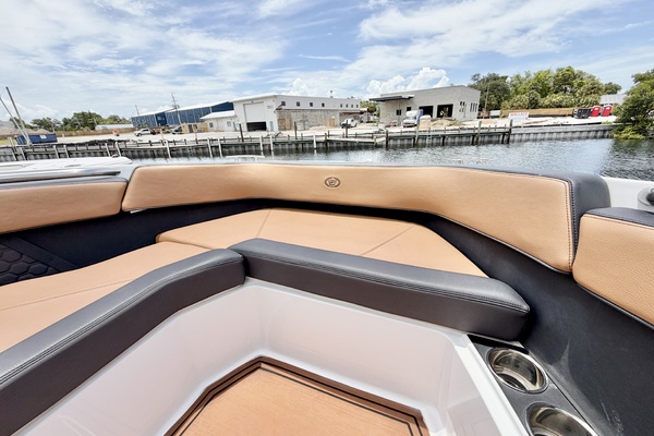 28ft Cobalt Yacht For Sale