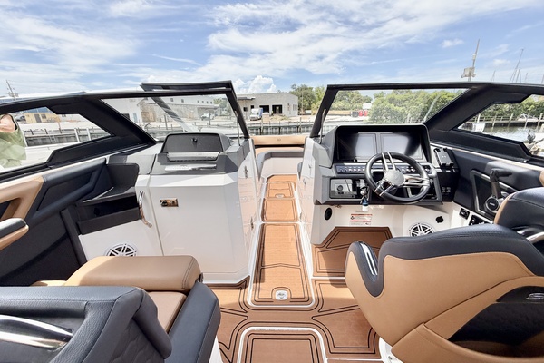 28ft Cobalt Yacht For Sale