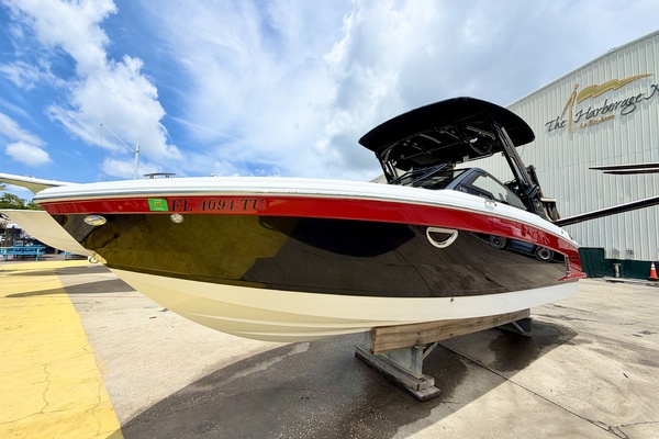 28ft Cobalt Yacht For Sale