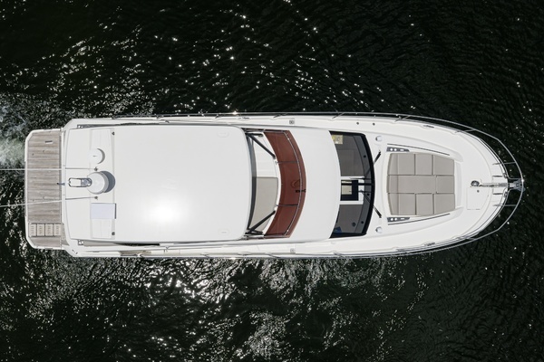 2021 Prestige 52