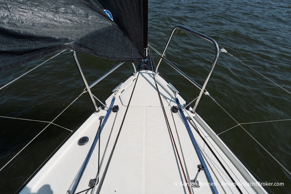 Wave Dancer 33ft Jeanneau Yacht For Sale