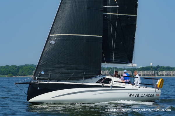 Wave Dancer 33ft Jeanneau Yacht For Sale