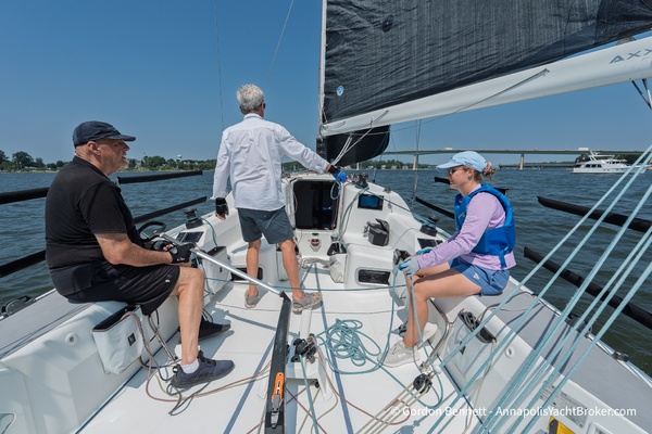 Wave Dancer 33ft Jeanneau Yacht For Sale