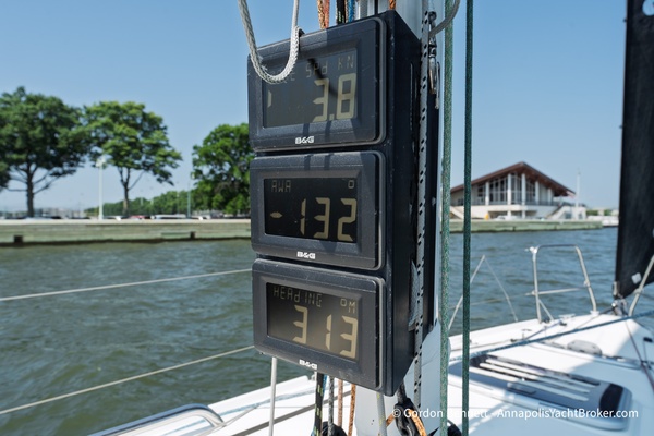 Wave Dancer 33ft Jeanneau Yacht For Sale