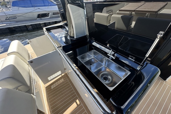 44ft Solaris Yacht For Sale