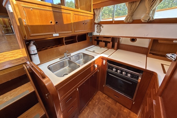 Photo of the 1990 Grand Banks 46 Classic "GRAND JOUR"