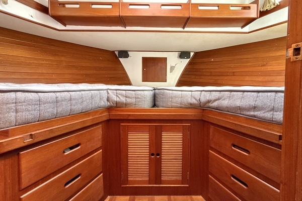 Photo of the 1990 Grand Banks 46 Classic "GRAND JOUR"