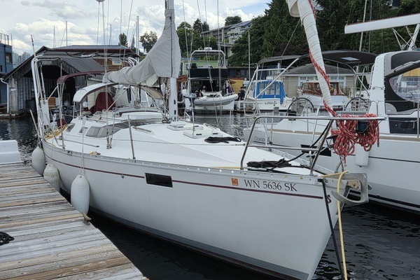 Photo of the 1988 Beneteau Oceanis 350 "Sea Squatch"