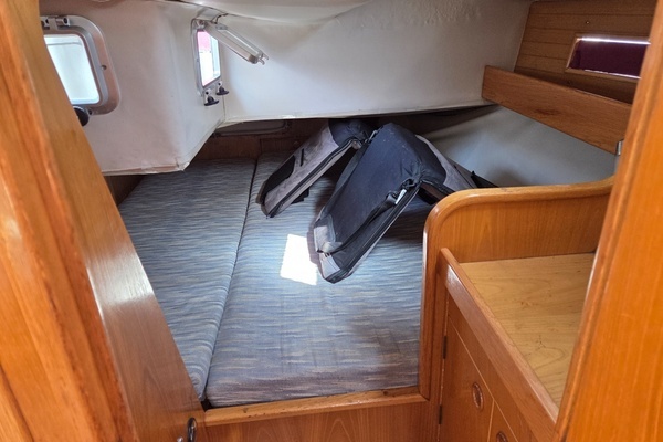 Photo of the 1988 Beneteau Oceanis 350 "Sea Squatch"
