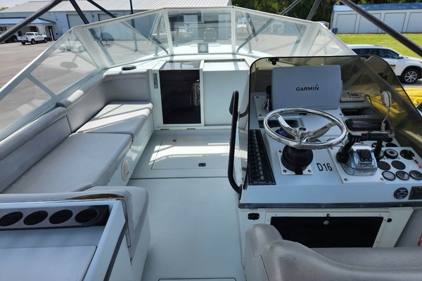 Photo of the 2001 Contender 35 Side Console