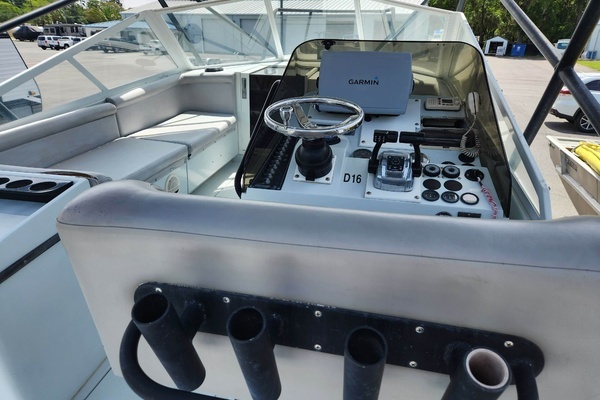 Photo of the 2001 Contender 35 Side Console