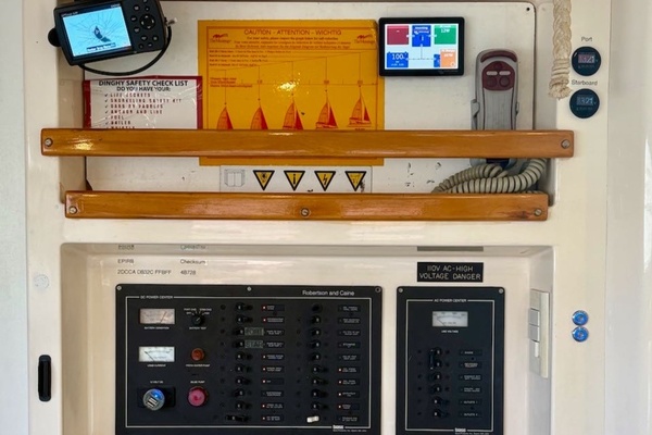 Mysterium 2 38ft Leopard Yacht For Sale
