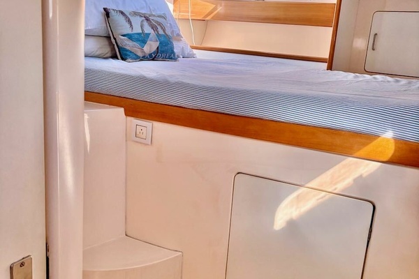 Mysterium 2 38ft Leopard Yacht For Sale