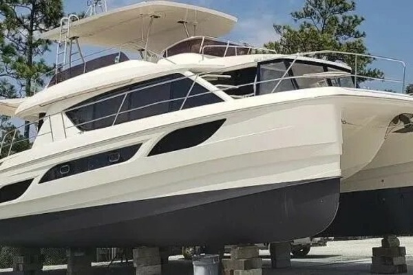 48ft Aquila Yacht For Sale