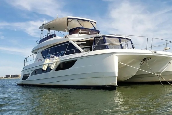 Photo of the 2014 Aquila 48