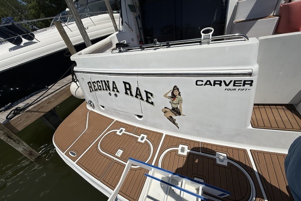 1999 Carver 46