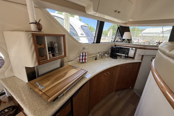 Regina Rae 46ft Carver Yacht For Sale
