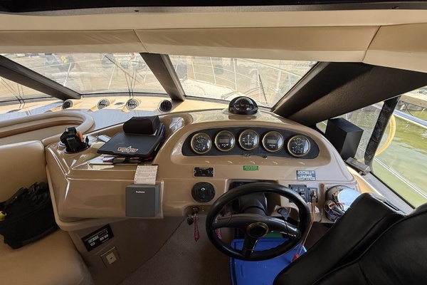 1999 Carver 46