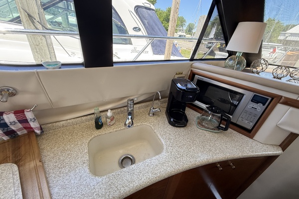 Regina Rae 46ft Carver Yacht For Sale