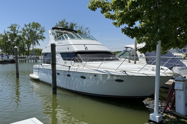 Regina Rae 46ft Carver Yacht For Sale
