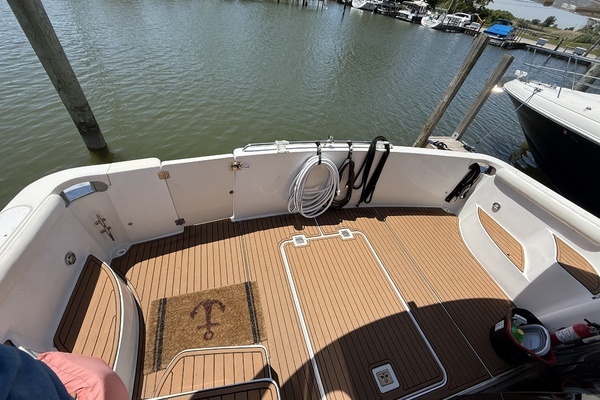 1999 Carver 46
