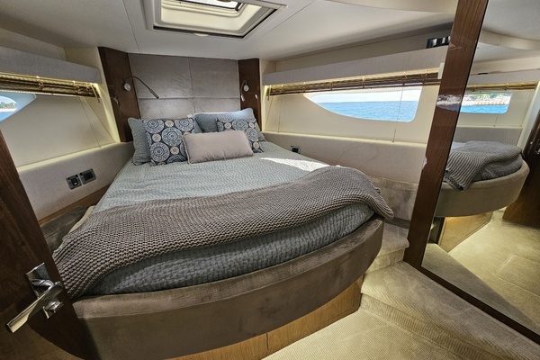 2019 Sea Ray 52