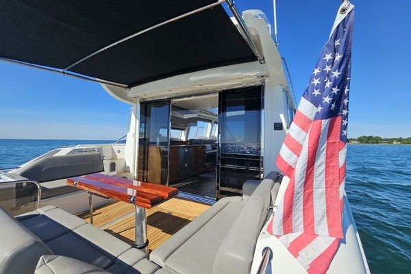 2019 Sea Ray 52