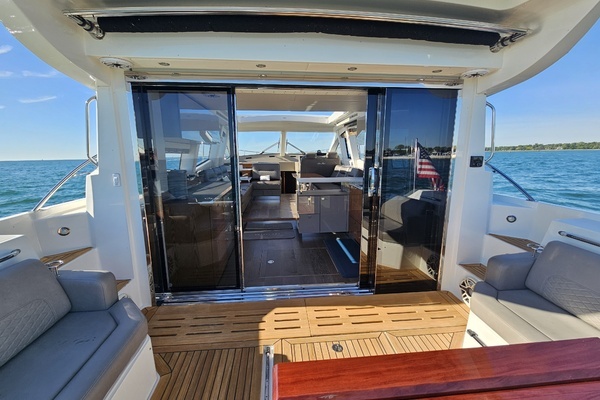 2019 Sea Ray 52