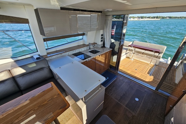 2019 Sea Ray 52