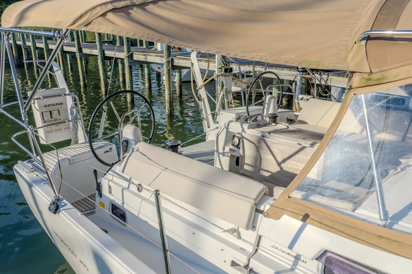 49ft Jeanneau Yacht For Sale
