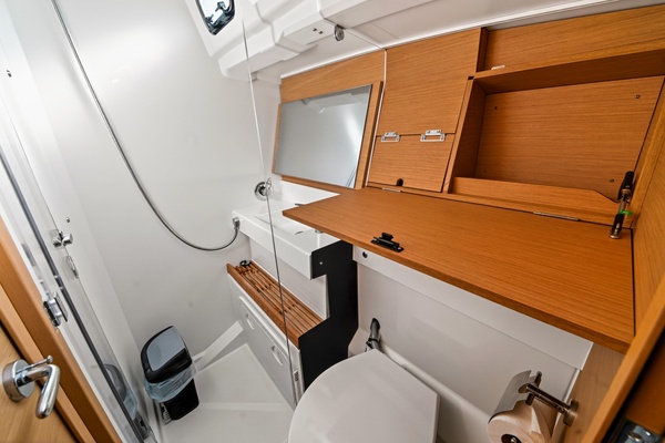 49ft Jeanneau Yacht For Sale