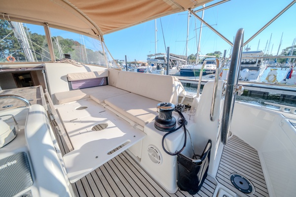 49ft Jeanneau Yacht For Sale
