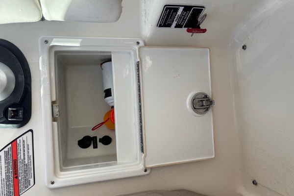 26ft Sea Ray Yacht For Sale
