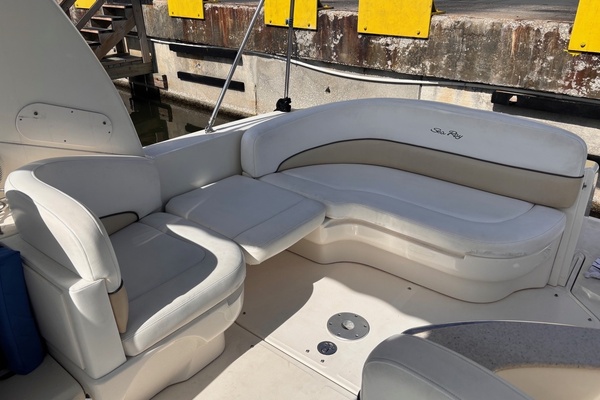 26ft Sea Ray Yacht For Sale